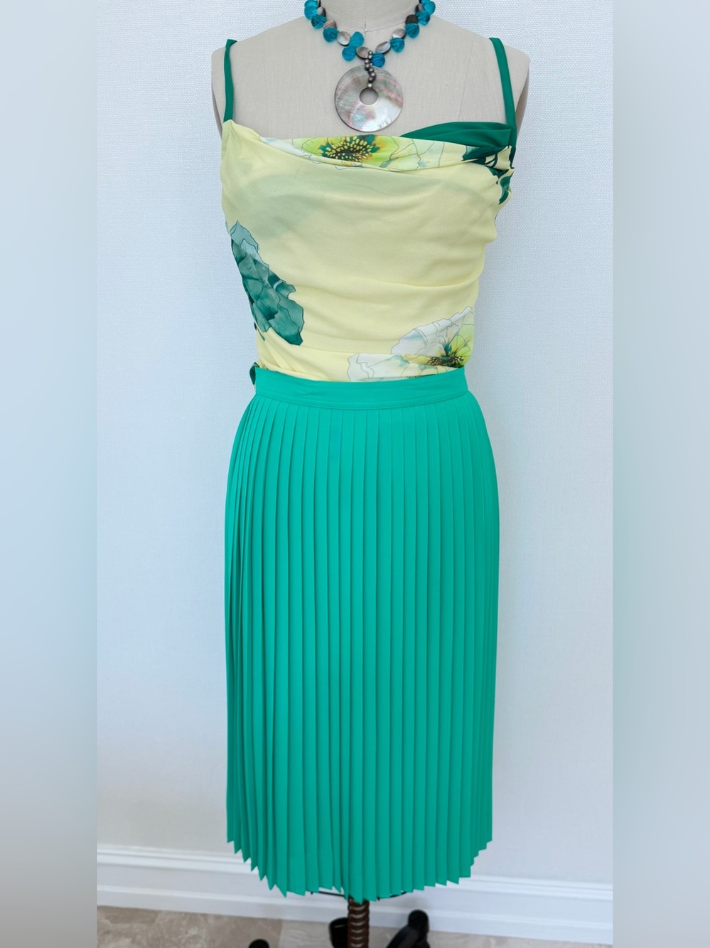 J. Crew Green Pleated Midi Skirt Size 4 - Picture 4 of 12
